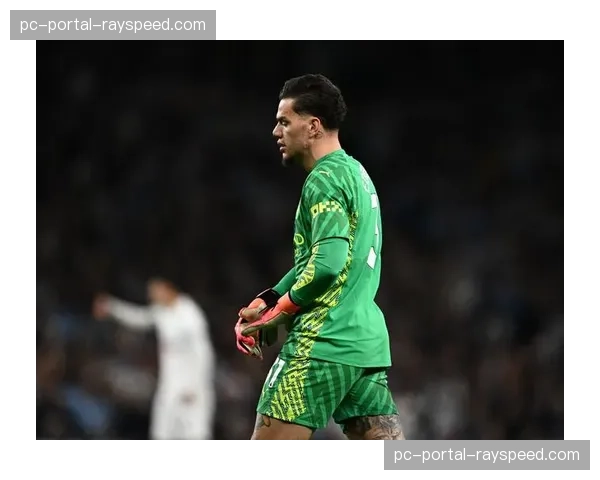 消息：曼联前锋霍伊伦因腿筋伤势，预计将缺席本赛季剩余比赛