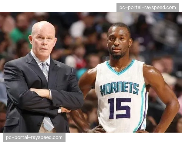 球队管理层紧急会议讨论选秀策略